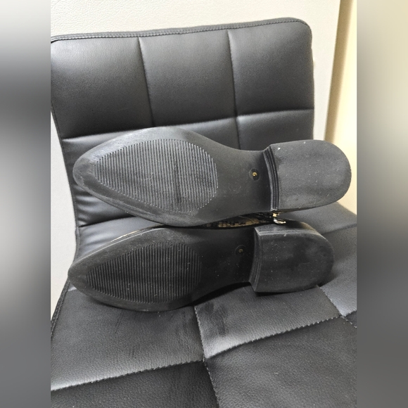 Steve Madden animal-print boots, size 6. - Picture 6 of 6